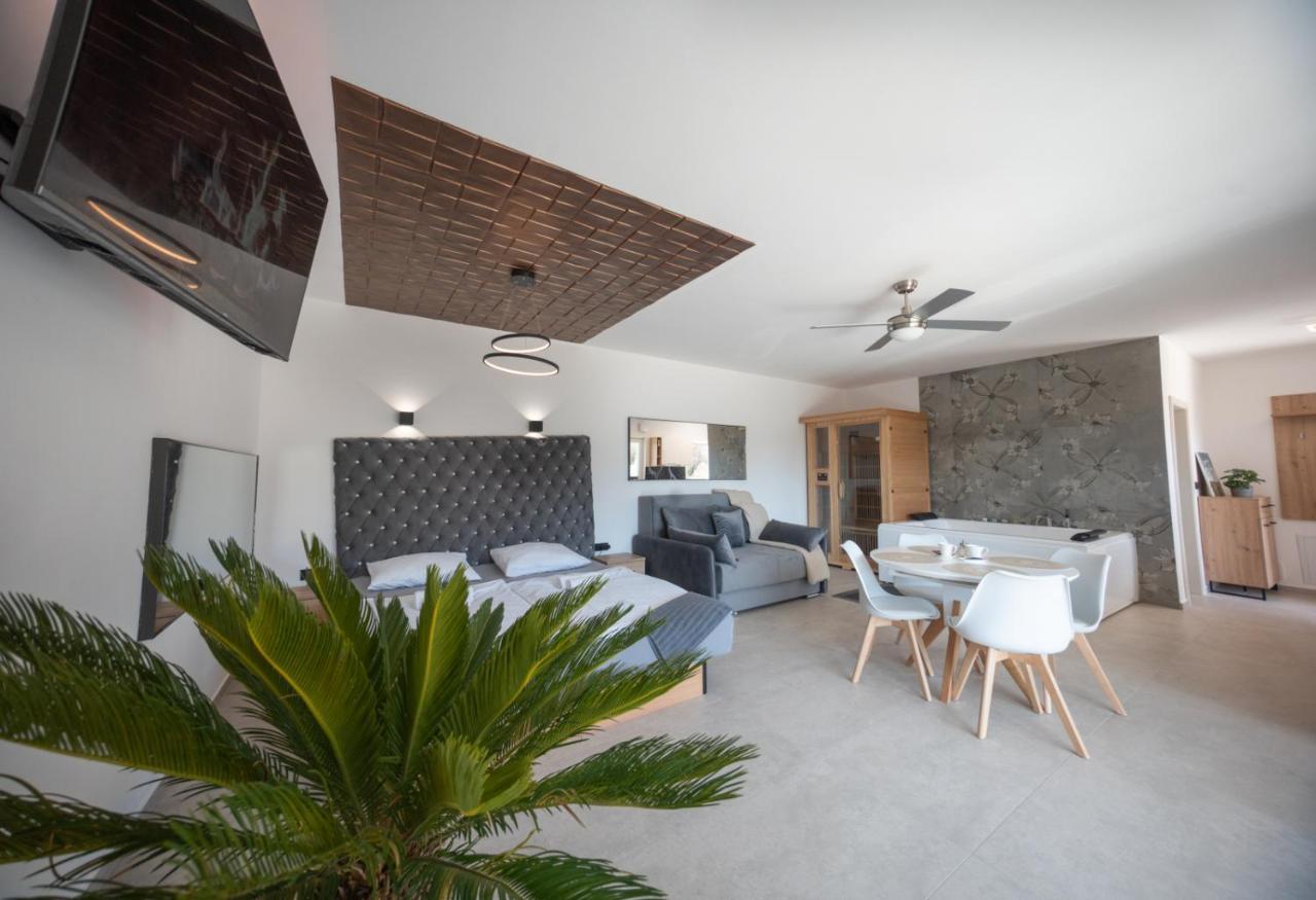 Trebnje Resort Timaja - Pool, Massage Pool, Sauna מראה חיצוני תמונה