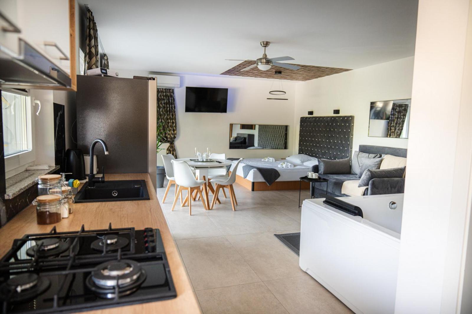 Trebnje Resort Timaja - Pool, Massage Pool, Sauna מראה חיצוני תמונה
